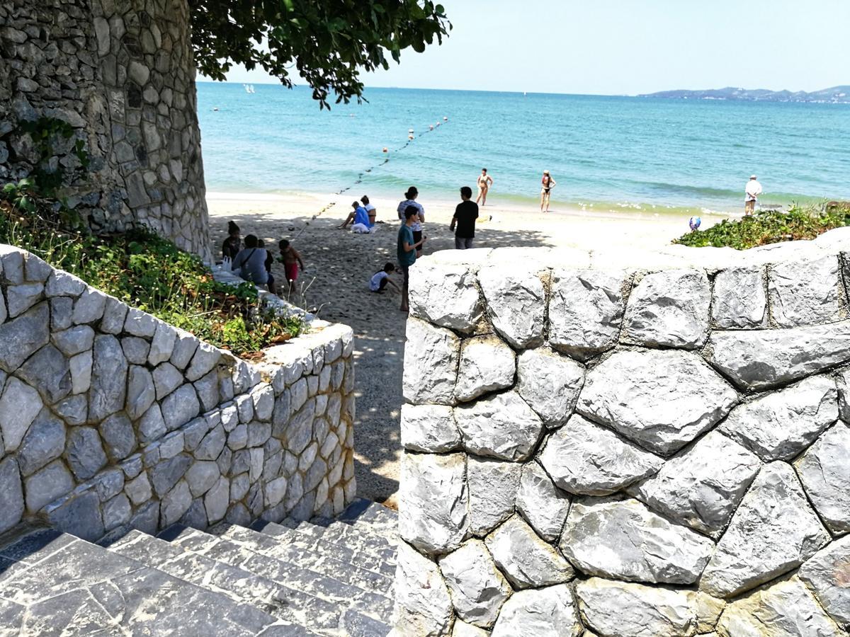 The Beach Pool Villa Pattaya Exterior foto